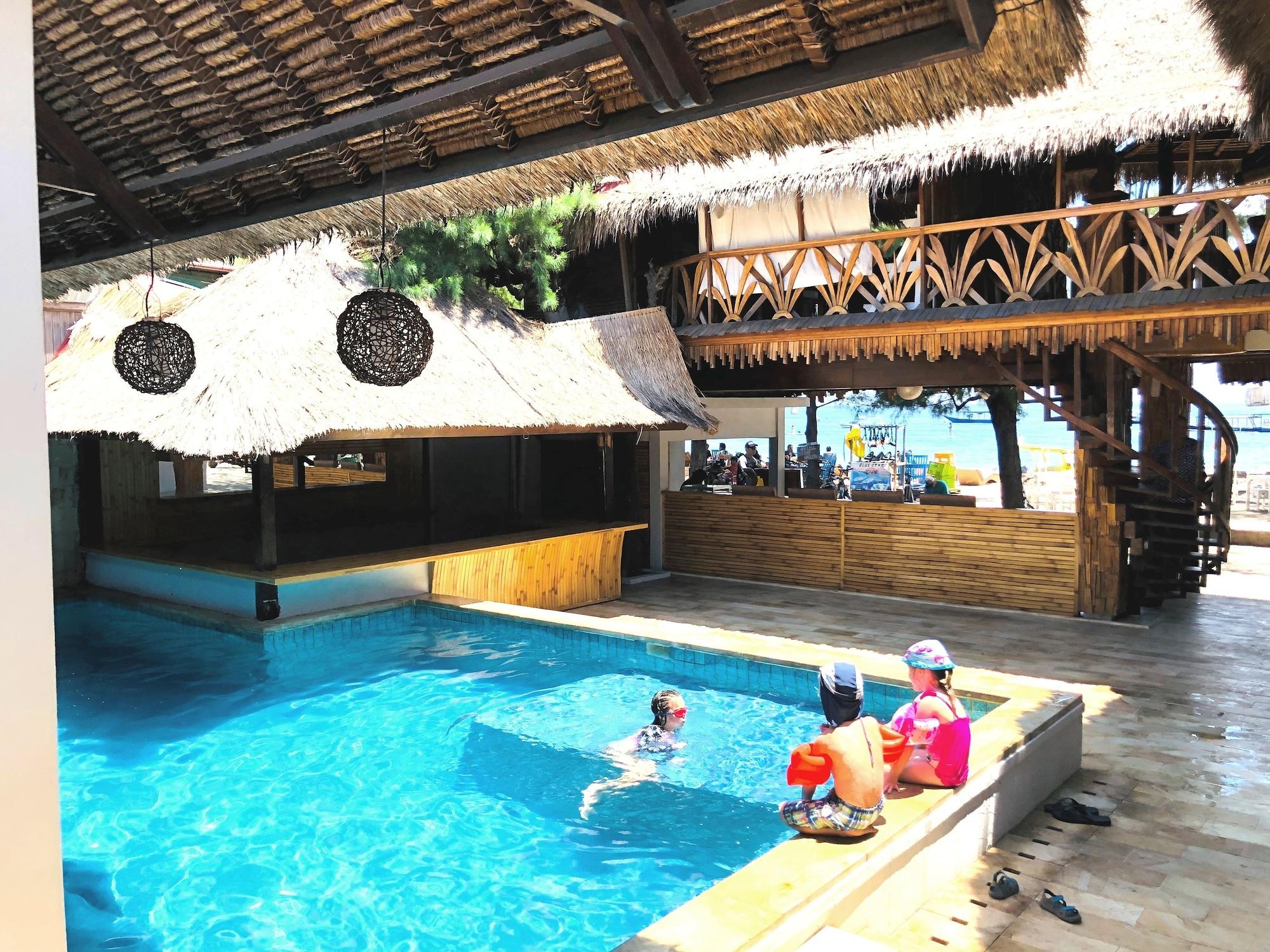 桑巴海滨景观别墅酒店 吉利特拉旺安 外观 照片